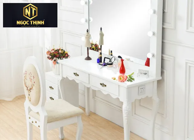 BÀN MAKEUP NGỌC THỊNH PHONG CÁCH CHÂU ÂU